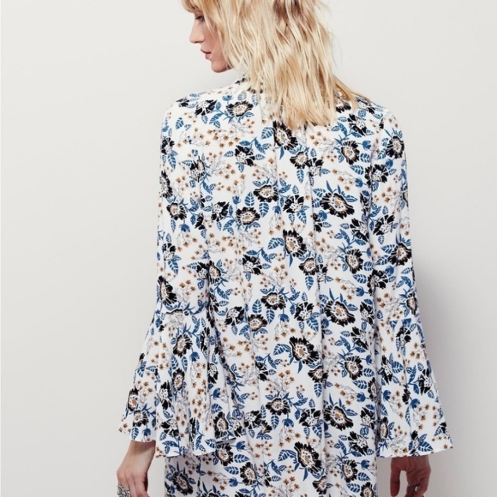 Free People Magic Mystery Floral Printed Tunic / Mini Dress in Ivory Blue Ditsy - Picture 6 of 10